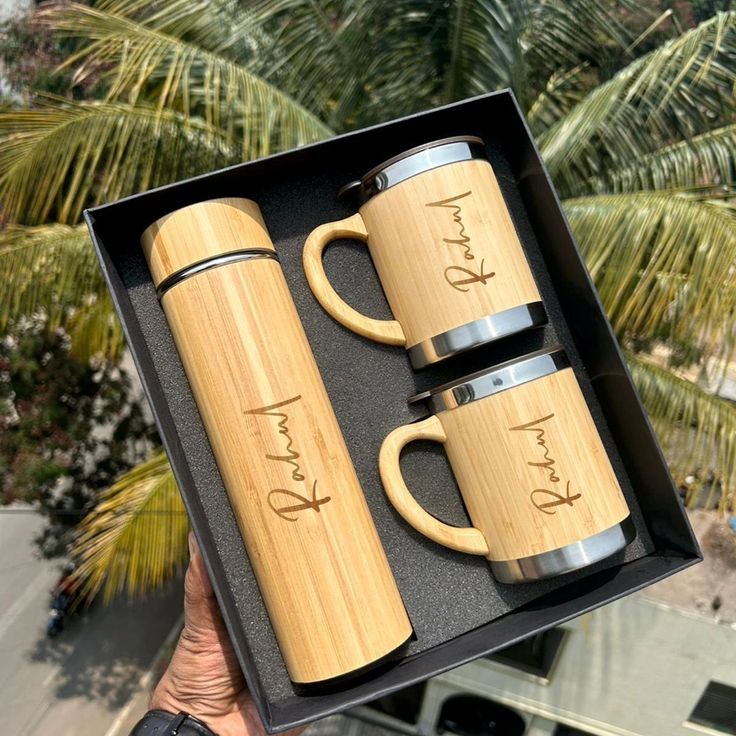 Custom Mugs & Bottles